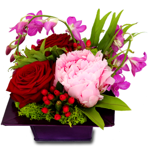composition de fleurs fête des mères pivoine rose roses rouges orchidée
