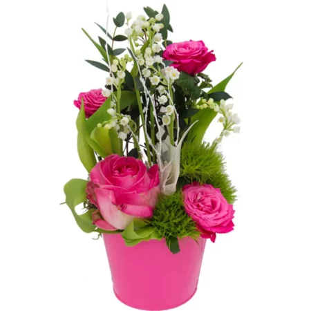 Coposition de muguet et roses